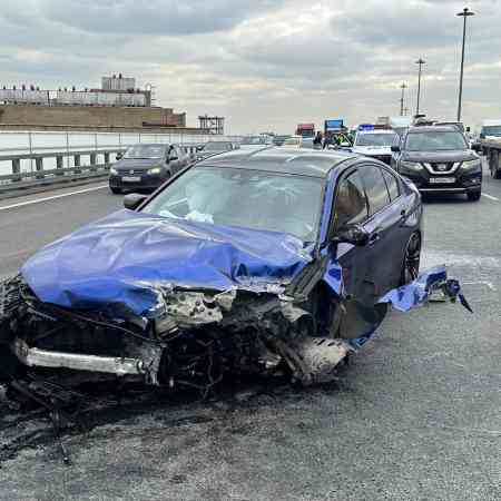Аварийные автомобили БМВ М-5, 2018 год выкупили за 5200000